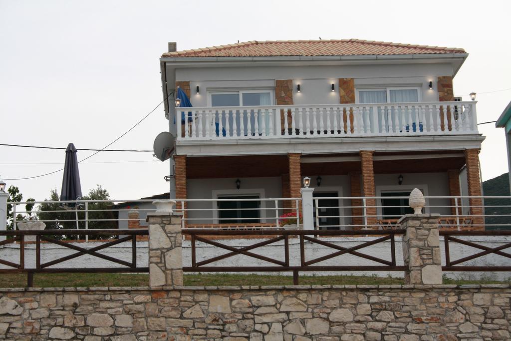 Laura Beach House Alykes  Bagian luar foto