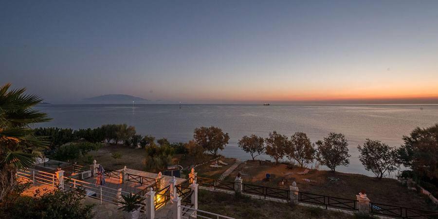 Laura Beach House Alykes  Bagian luar foto