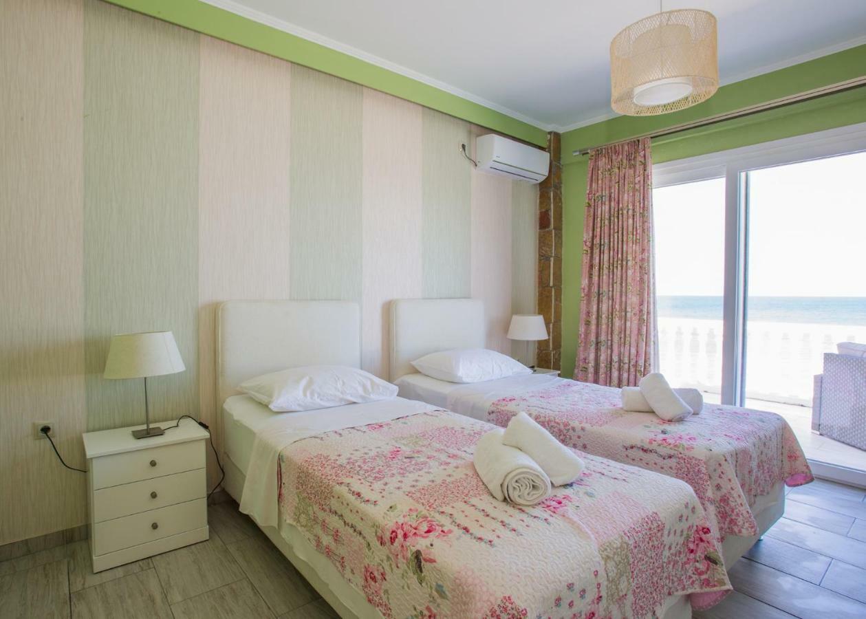 Laura Beach House Alykes  Bagian luar foto