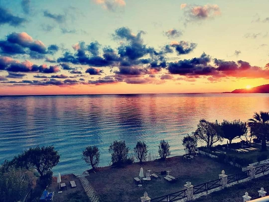 Laura Beach House Alykes  Bagian luar foto